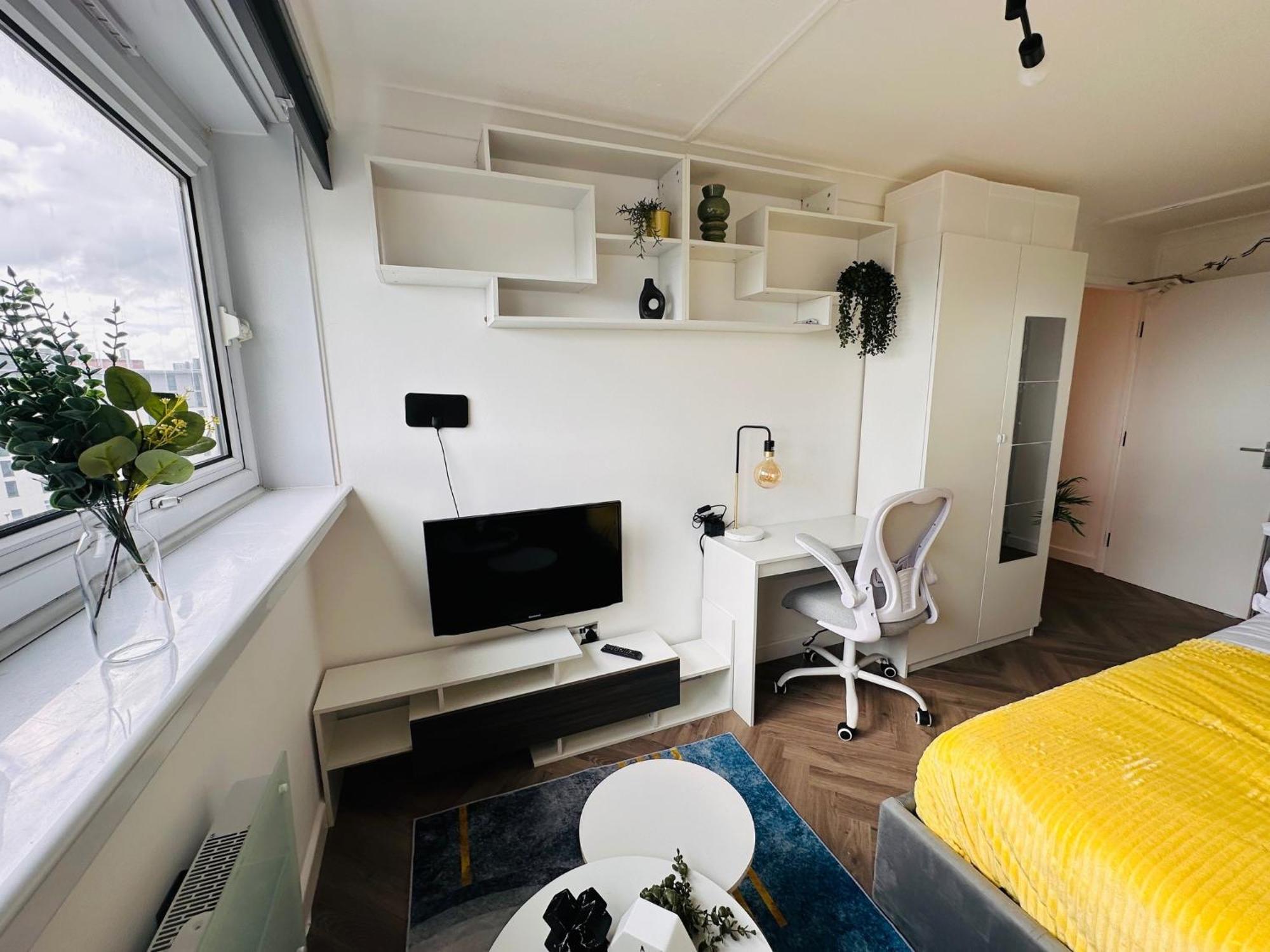 R1 - Private Room In Modern Shared Apartment, Each With Kitchenette, Central Birmingham Exteriör bild