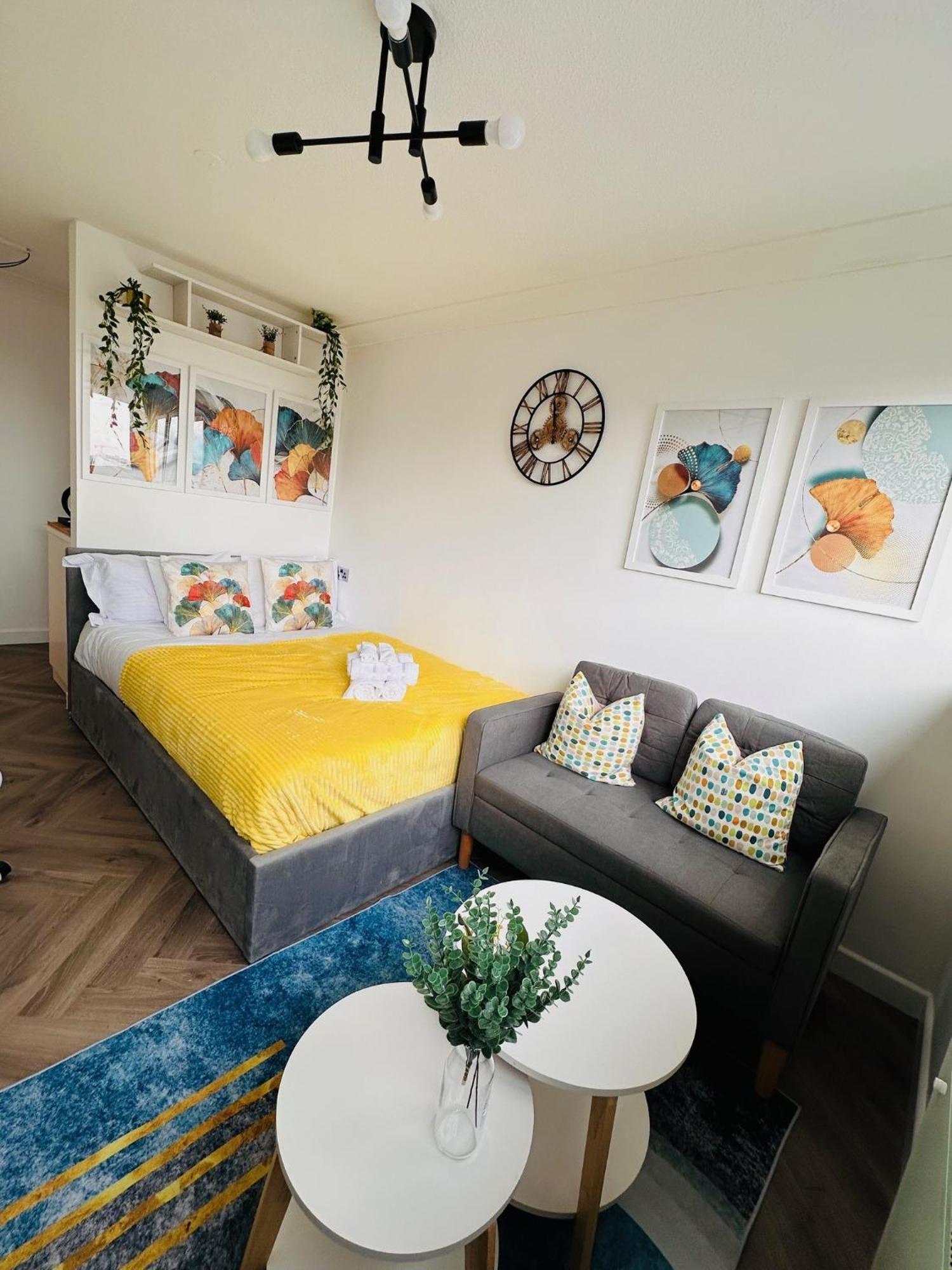R1 - Private Room In Modern Shared Apartment, Each With Kitchenette, Central Birmingham Exteriör bild