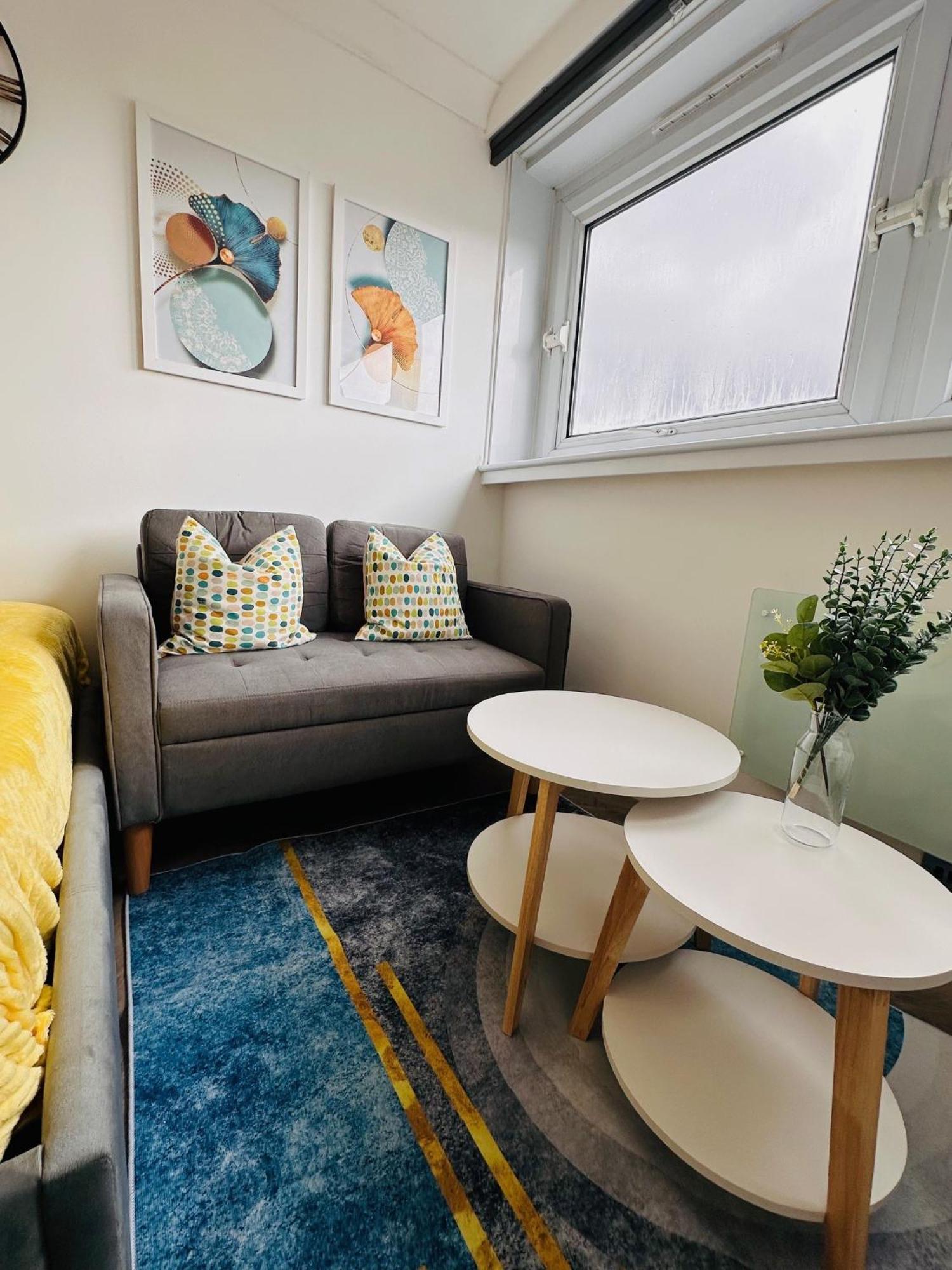 R1 - Private Room In Modern Shared Apartment, Each With Kitchenette, Central Birmingham Exteriör bild